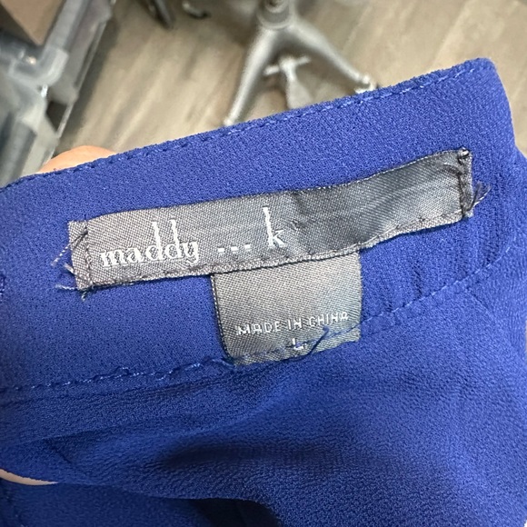 Blue Mock Neck Flowy Top Size L - Picture 3 of 3